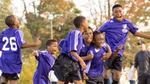 スポーツを楽しんでいる子供たち